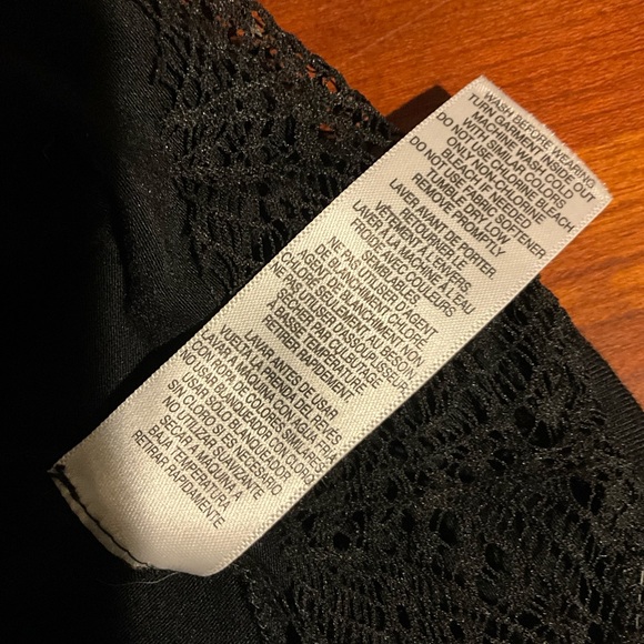 Signature Collection Black Sleeveless Lace Top Size 1X - Picture 9 of 9